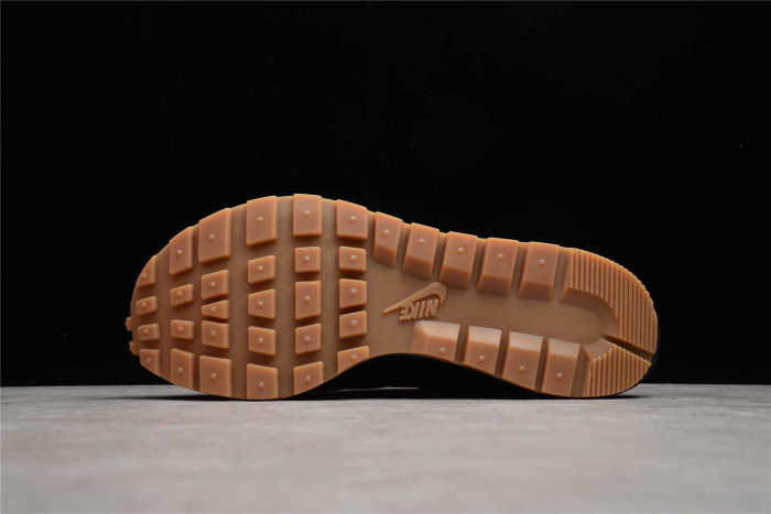 Nike VaporWaffle Sacai Black Dark Grey