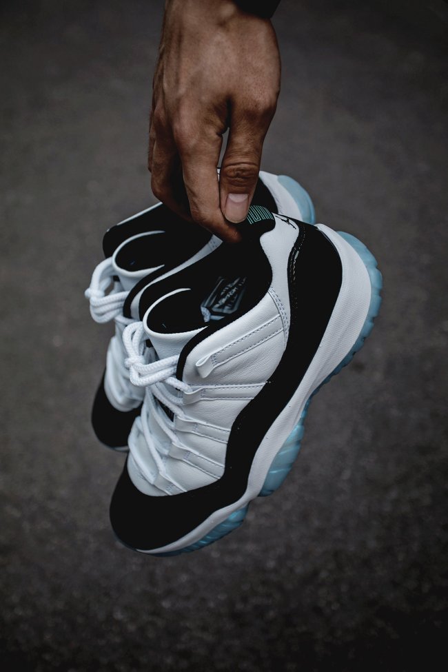 Air Jordan 11 Low “Easter” 528895-145