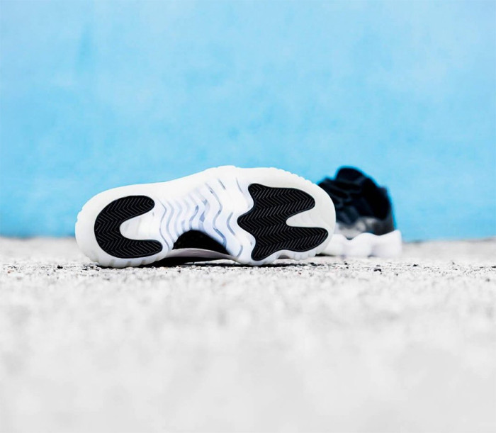 Air Jordan 11 Low “Barons” 528895-010