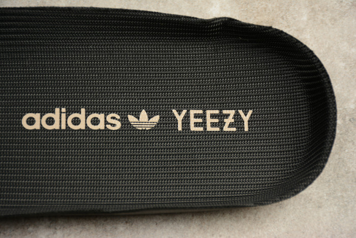 Yeezy Boost 350 V2 “Core Black-Copper” BY1605