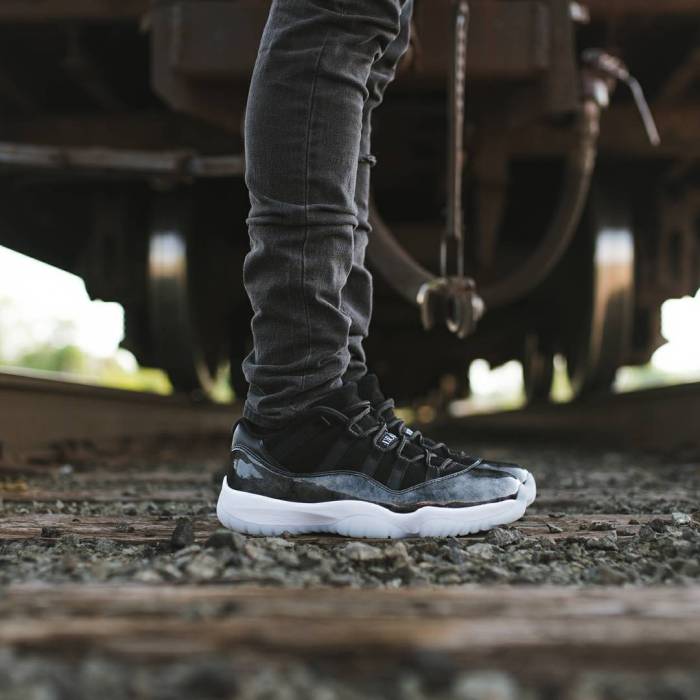 Air Jordan 11 Low “Barons” 528895-010