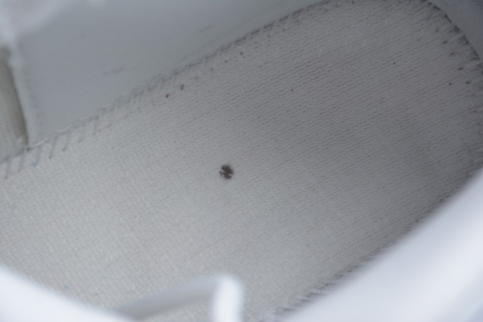 Air Jordan 11 WMNS “Metallic Silver” AR0715-100