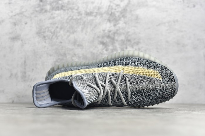 Yeezy Boost 350 v2 GY7657