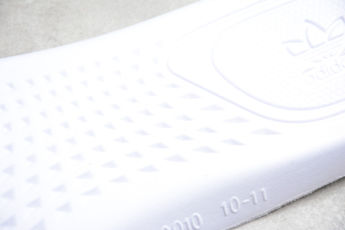 Yeezy Boost 350 V2 “Tail Light” 4.0 FX9017