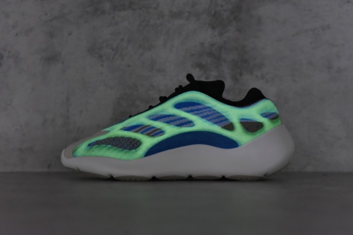 Yeezy Boost 700V3 Arzare G54850