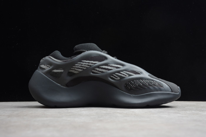 Yeezy Boost 700V3 Black H67799