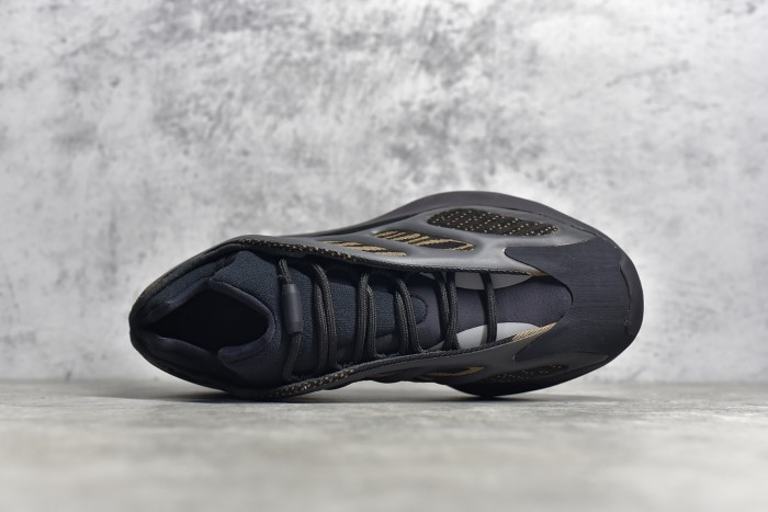 Yeezy Boost 700V3“Clay Brown” GY0189