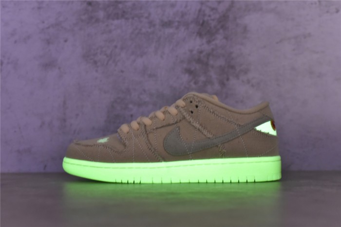 SB Dunk Low ’ Mummy ’ DM0774-111