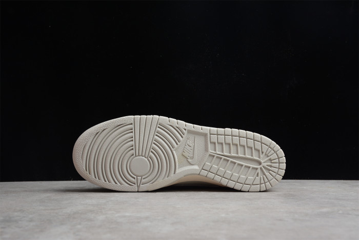 NK SB Dunk LOW “Light Bone” DD1503-107