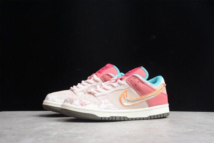 Social Status x Nk SB Dunk Mid Pink DJ1173-600