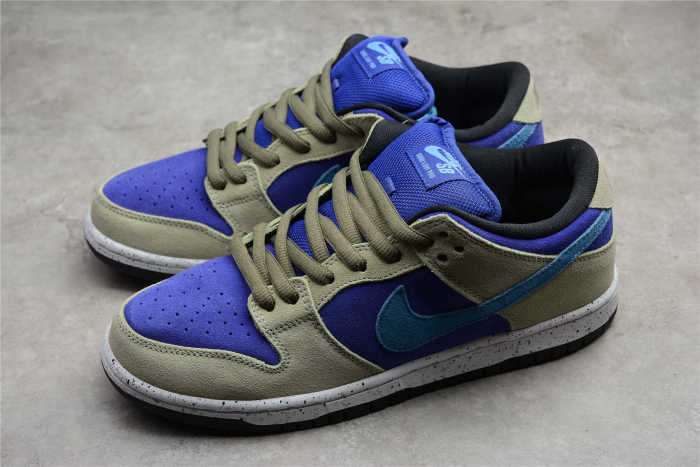 SB Dunk Low “Celadon” BQ6817-301