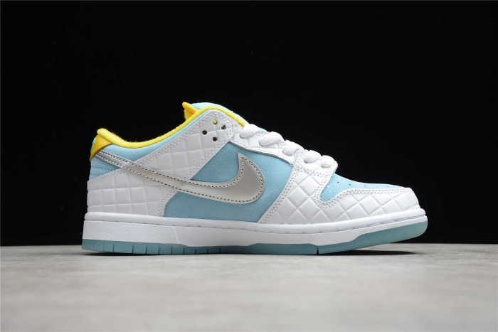 FTC x NK SB Dunk Low DH7687-400
