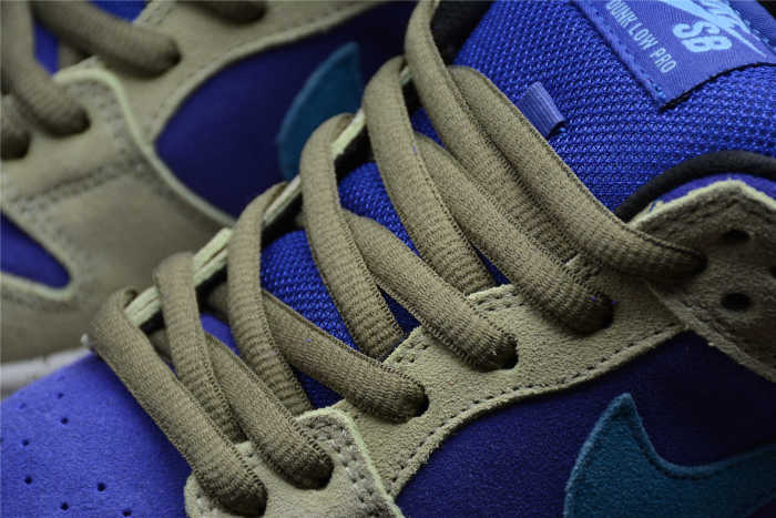 SB Dunk Low “Celadon” BQ6817-301