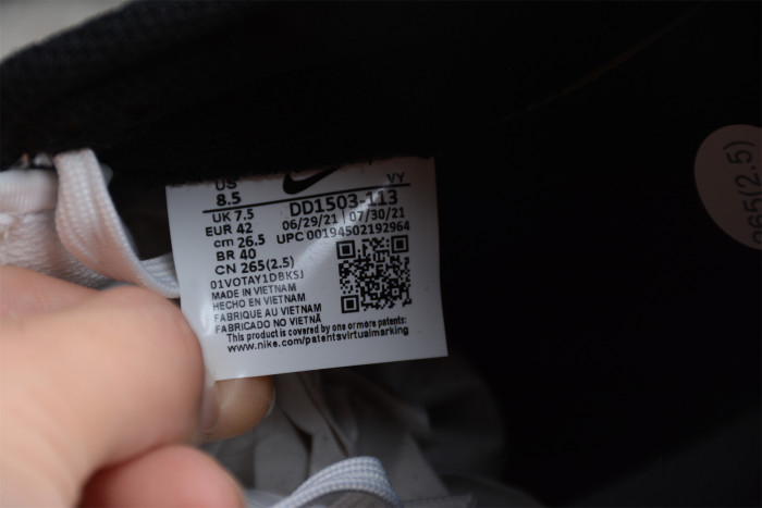 NK SB Dunk Low White Black DD1503-113