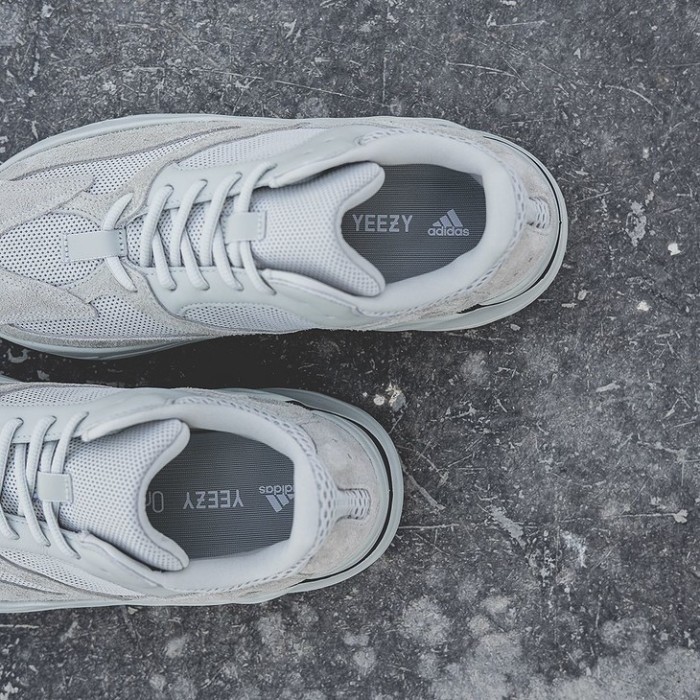 Yeezy Boost 700 Salt EG7487