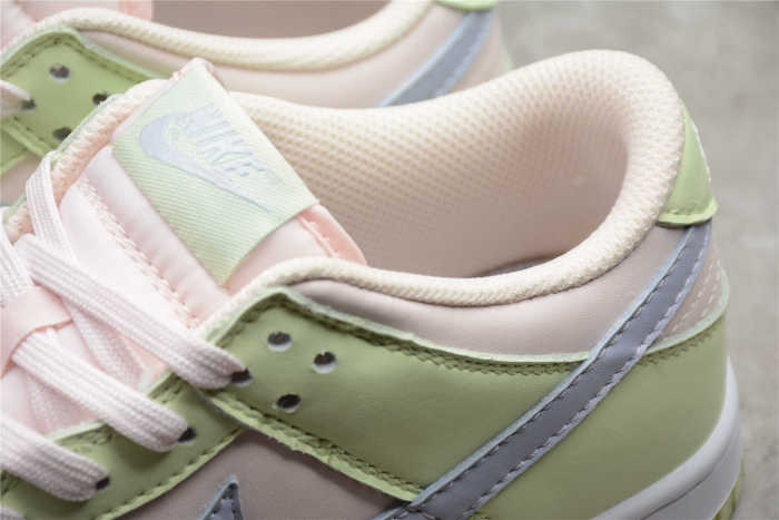 WMNS SB Dunk Low Light Soft Pink DD1503-600