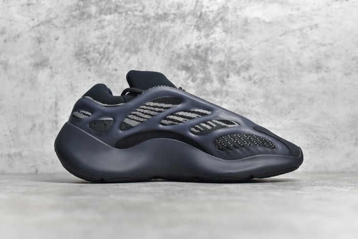 Yeezy Boost 700V3 Black H67799