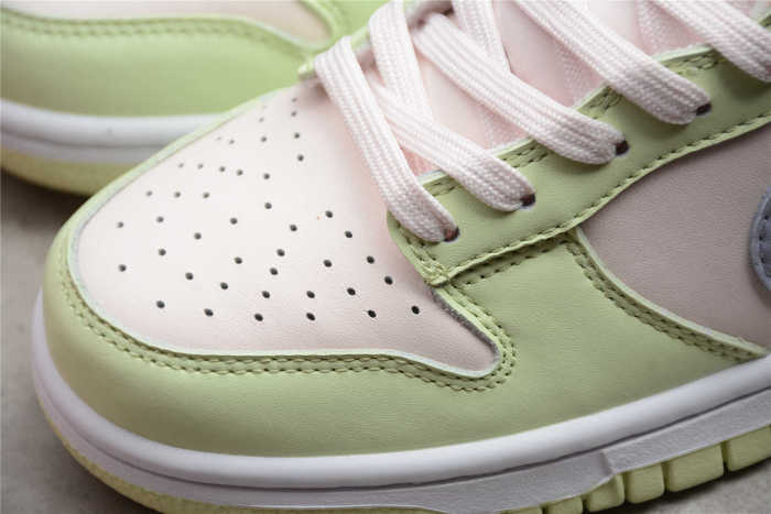 WMNS SB Dunk Low Light Soft Pink DD1503-600