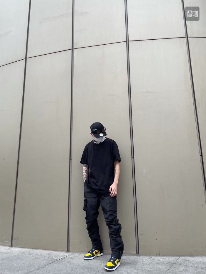 SB Dunk Low “Michigan” DD1391-700