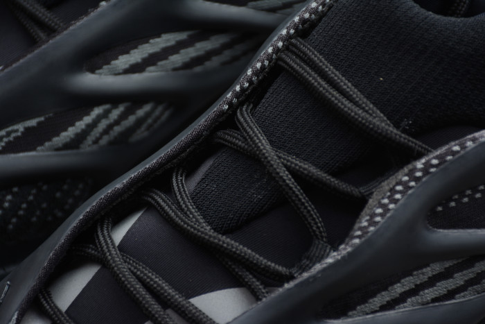 Yeezy Boost 700V3 Black H67799