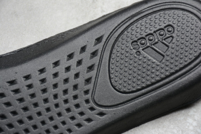 Yeezy Boost 700 Brown FV5304