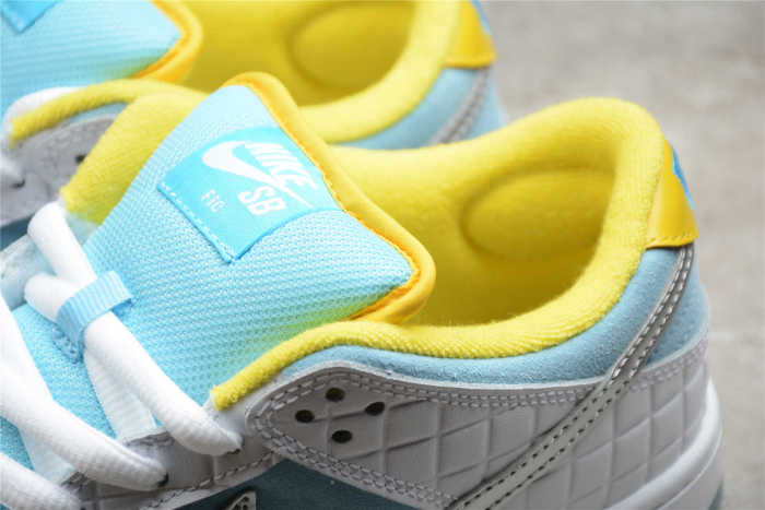 FTC x NK SB Dunk Low DH7687-400
