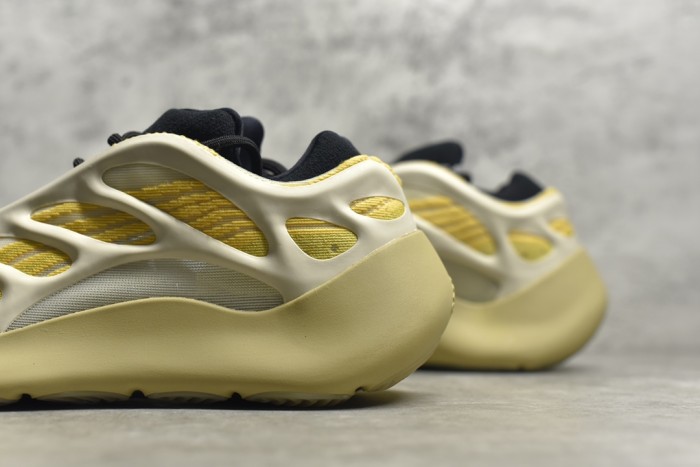 Yeezy Boost 700 V3 “Srphym” G54853