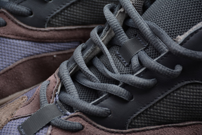 Kanye West x Adidas Yeezy Runner Boost 700“Mauve” EE9614