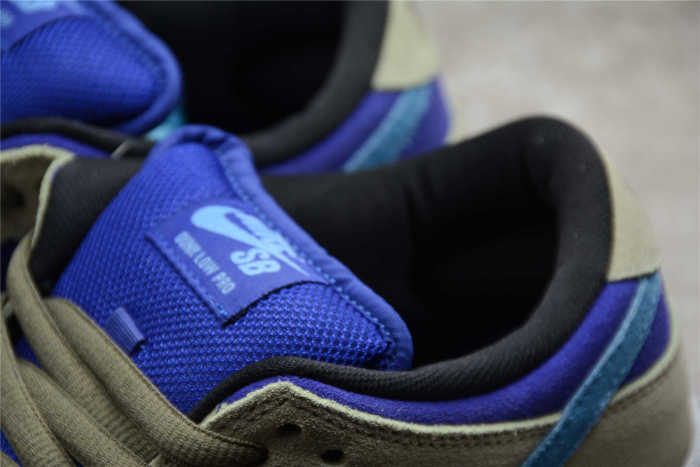 SB Dunk Low “Celadon” BQ6817-301