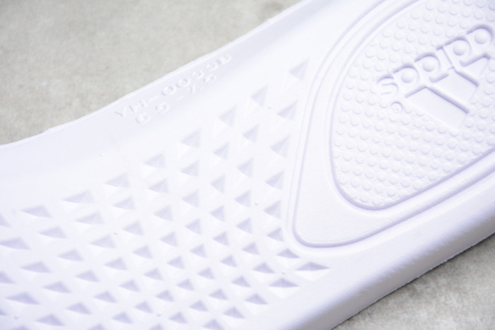 Kanye West x Yeezy Runner Boost 700 Black Green B75571