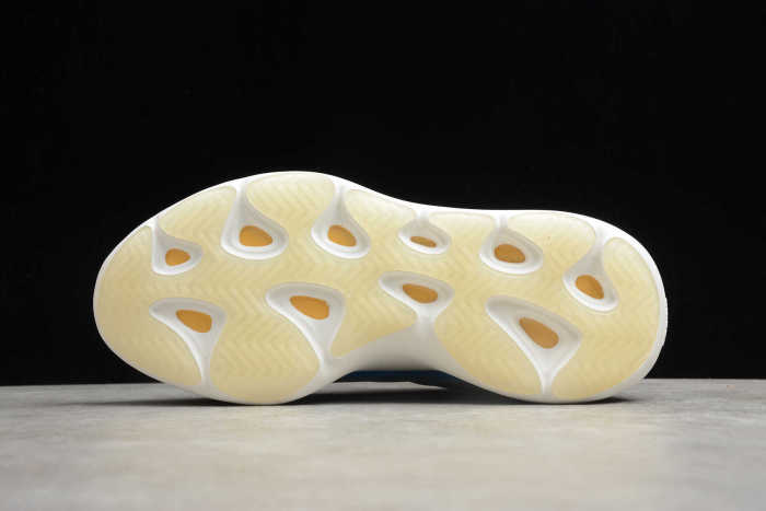 Yeezy Boost 700V3 Arzare G54850