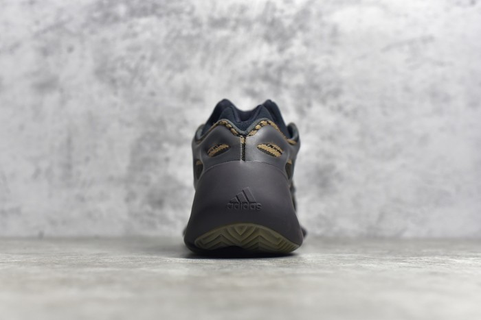 Yeezy Boost 700V3“Clay Brown” GY0189