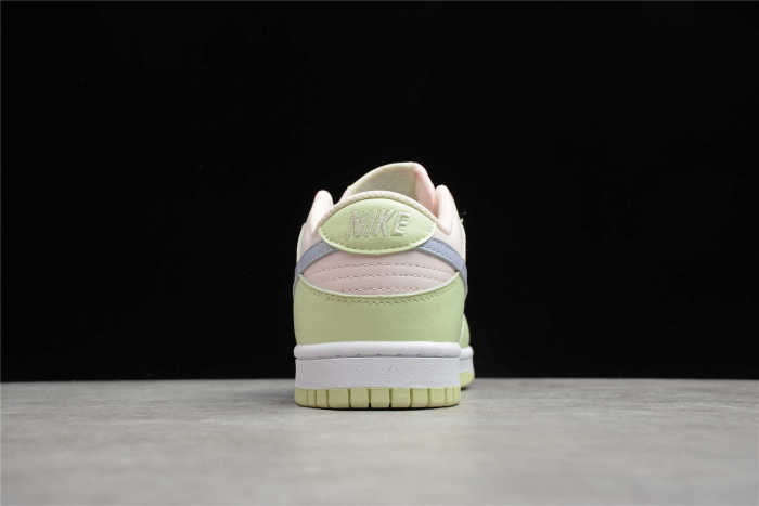 WMNS SB Dunk Low Light Soft Pink DD1503-600
