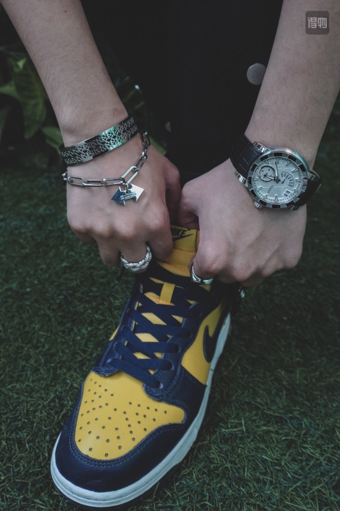 SB Dunk Low “Michigan” DD1391-700