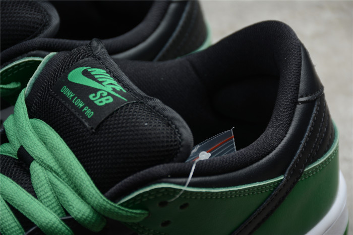 NK SB Dunk Low “Classic Green” BQ6817-302