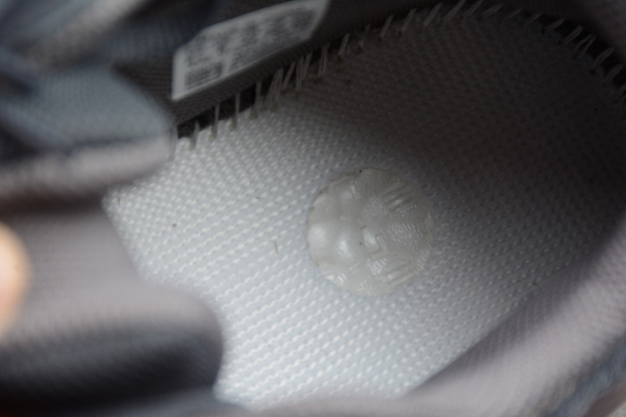 Kanye West x Adidas Yeezy Runner Boost 700“Mauve” EE9614