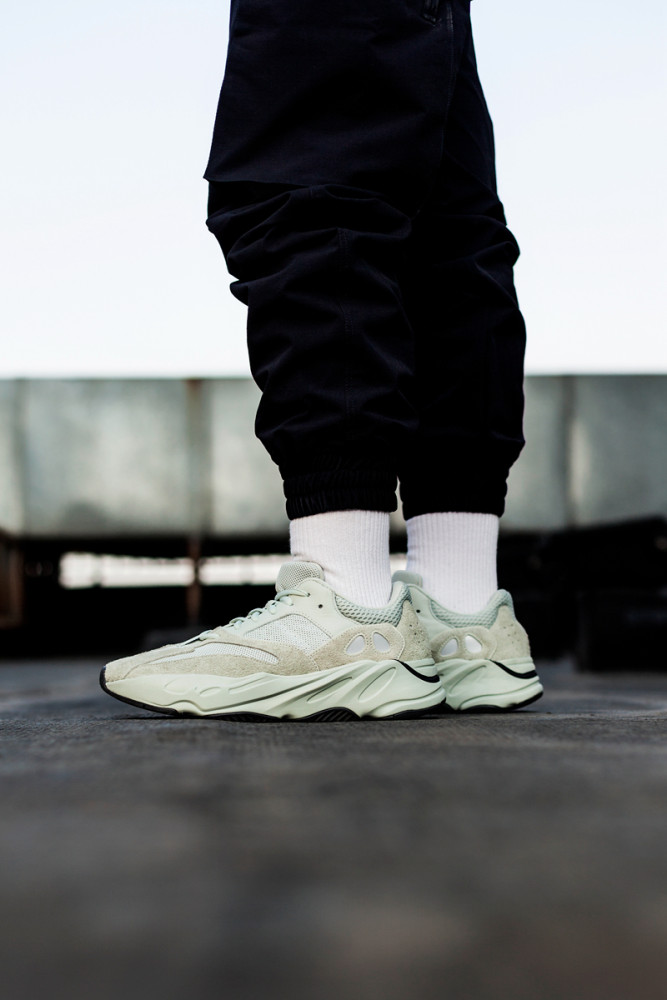 Yeezy Boost 700 Salt EG7487
