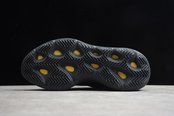 Yeezy Boost 700V3 Black H67799