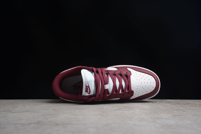 NK SB Dunk Low Bordeaux DD1503-108