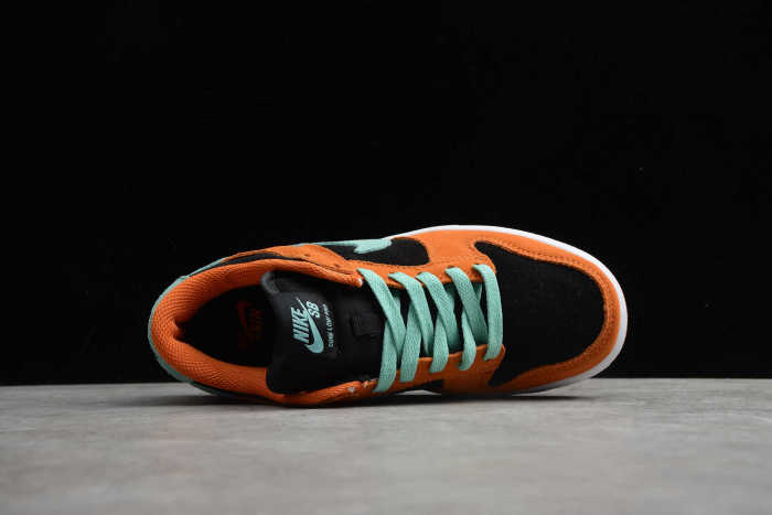 SB Dunk Ceramic Black Orange BQ6817-400