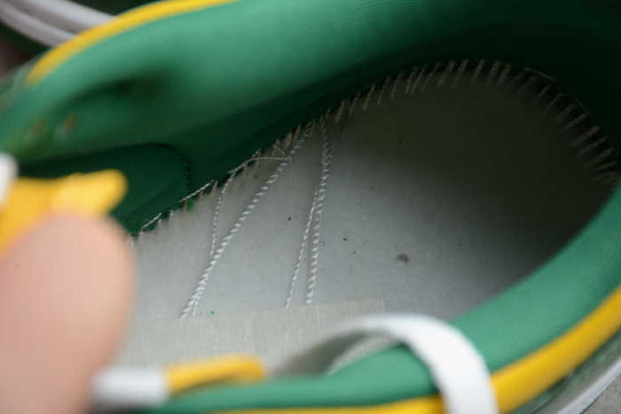 SB Dunk Low SP “Brazil” Yellow Green CU1727-700