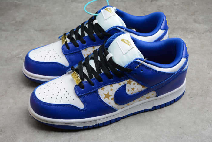 Supreme x Nike SB Dunk Low “Hyper Royal” DH3228-100