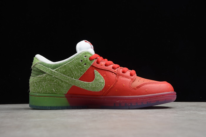 SB Dunk Low “Strawberry Cough” University Red Spinach Green-Magic Ember CW7903-601
