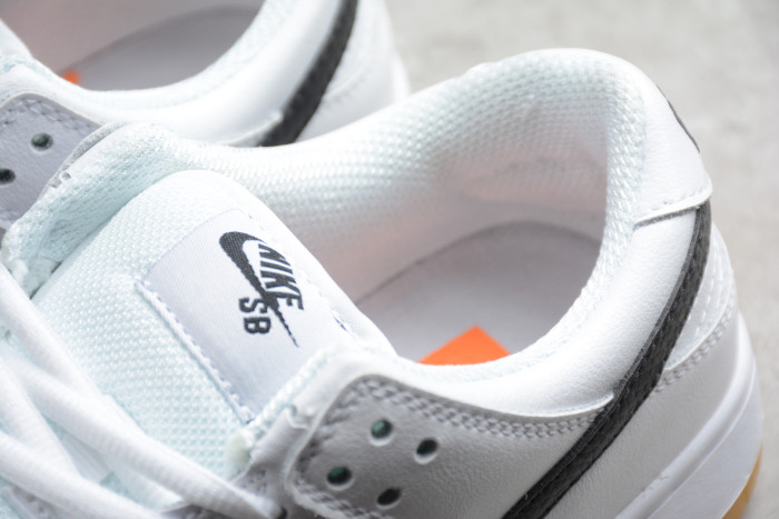 SB Dunk Low Orange Label White CD2563-100