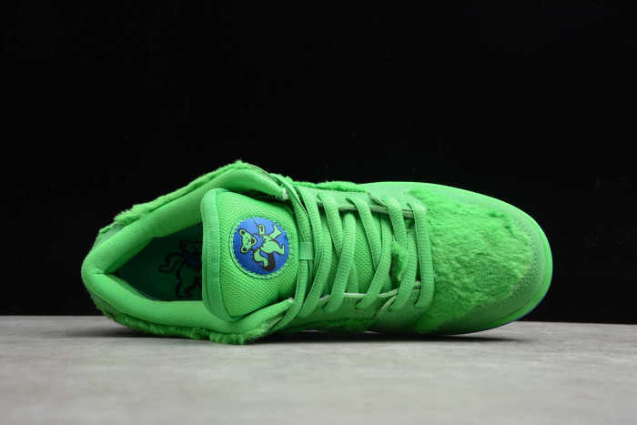 Grateful Dead x Nike SB Dunk Low Pro QS“ Green Bear” CJ5378-300