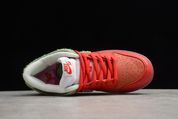 SB Dunk Low “Strawberry Cough” University Red Spinach Green-Magic Ember CW7903-601