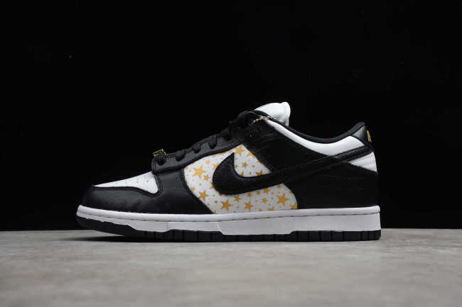 Supreme x SB Dunk Low “Black Stars” DH3228-102