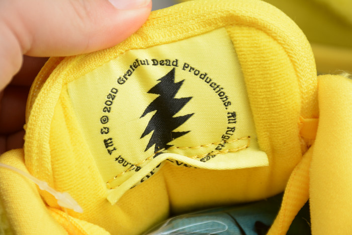 Grateful Dead x SB Dunk Low Pro QS “Yellow Bear” CJ5378-800