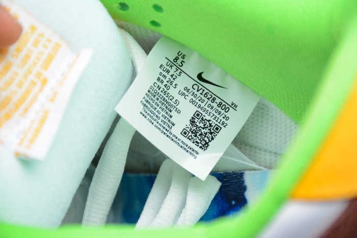 SB Dunk Low “CNY” CV1628-800