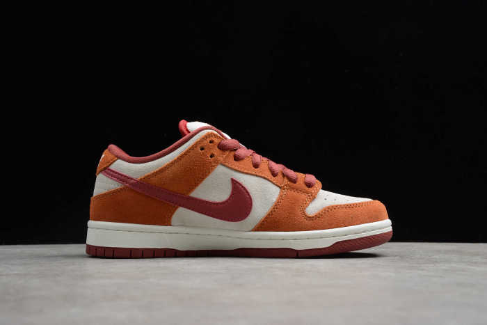 SB Dunk Brown Red BQ6817-202